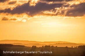 Sonnen-Aufgangsort: Dorfbalkon an der Pütte